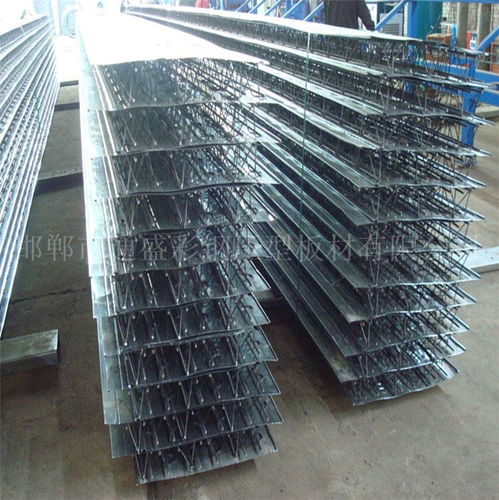 建筑桁架式楼承板生产厂家 通盛彩钢种类齐全